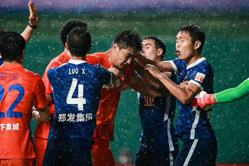  卡昂主场遭遇争议判罚痛失好局